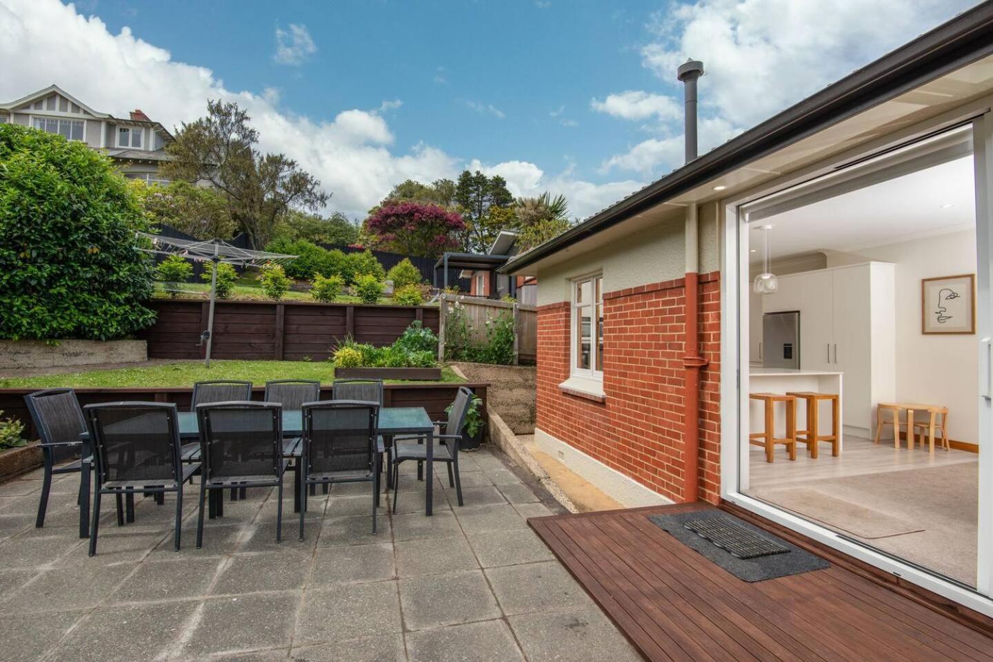Stunning Family Home In Andersons Bay Dunedin Esterno foto